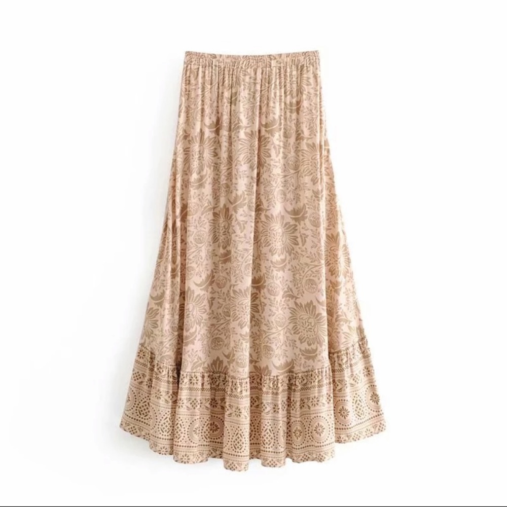 Lioness Ruched Maxi Skirt / Smoky - Picture 9 of 12